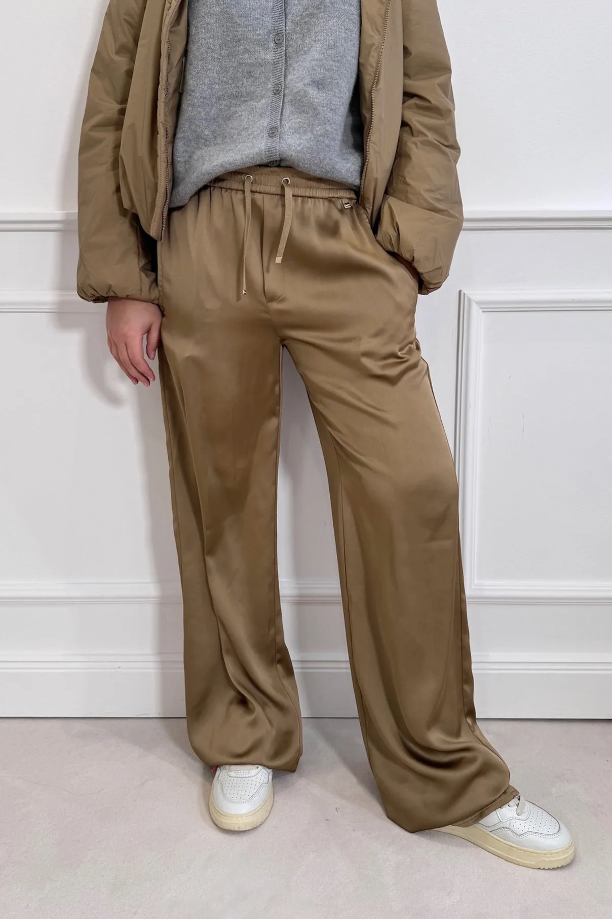 Hose Casual Satin in Sand