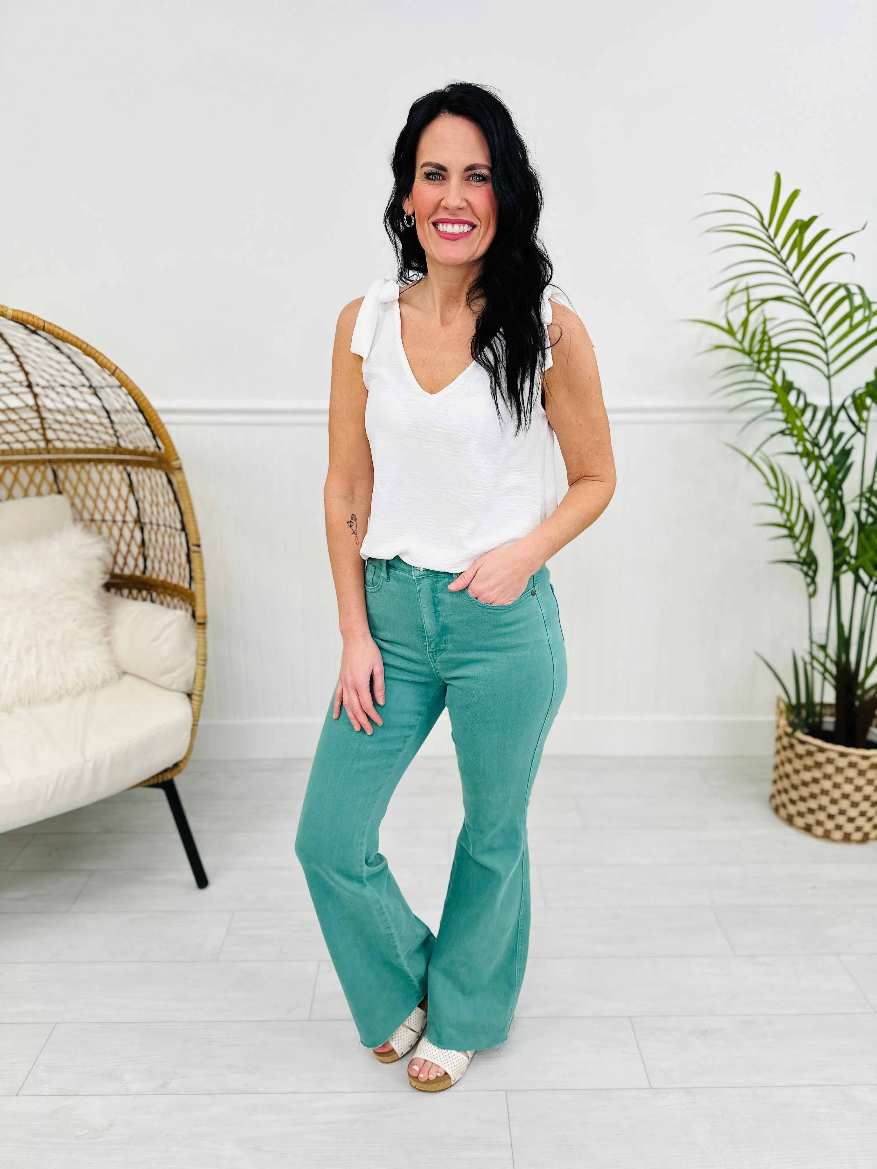 Judy Blue Totally Topaz Tummy Control Flare Jeans in Reg/Curvy