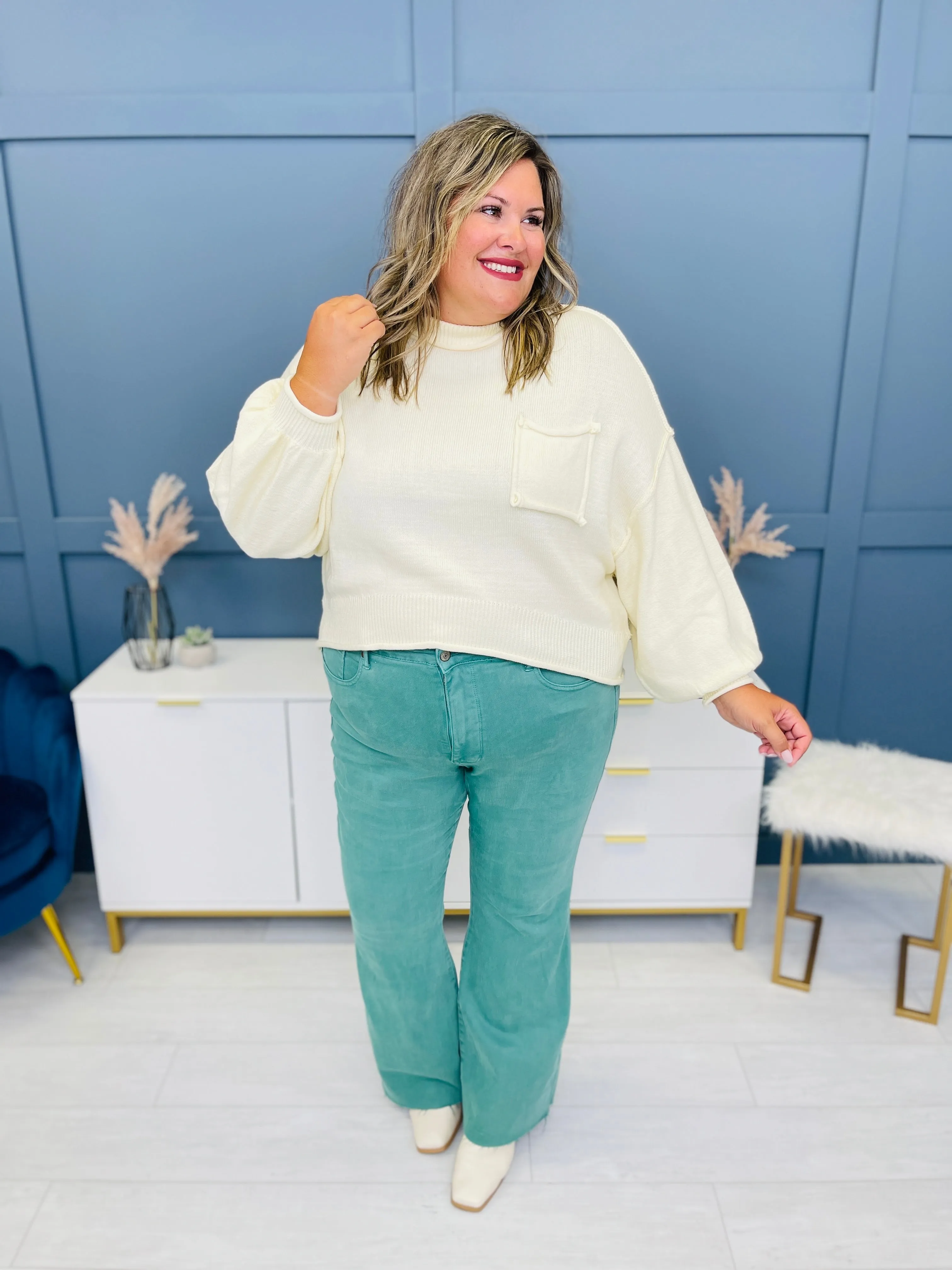 Judy Blue Totally Topaz Tummy Control Flare Jeans in Reg/Curvy