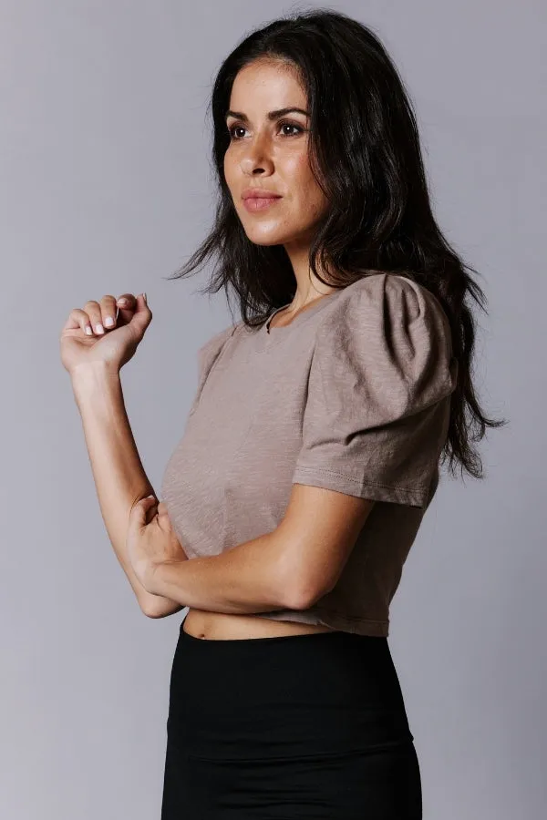 The New Yorker: Women's Cropped Tee